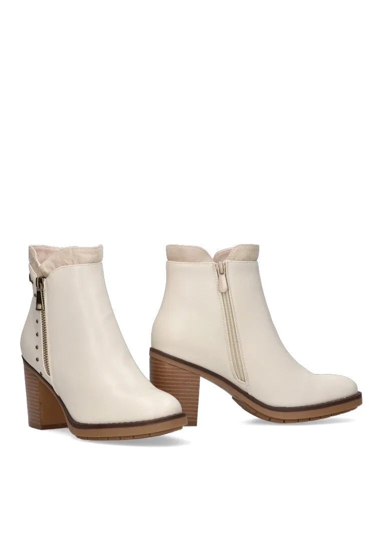 BOTIN color BEIGE para mujer con Tacón medio y exterior en sintético. MODELO ETIKA PARIS