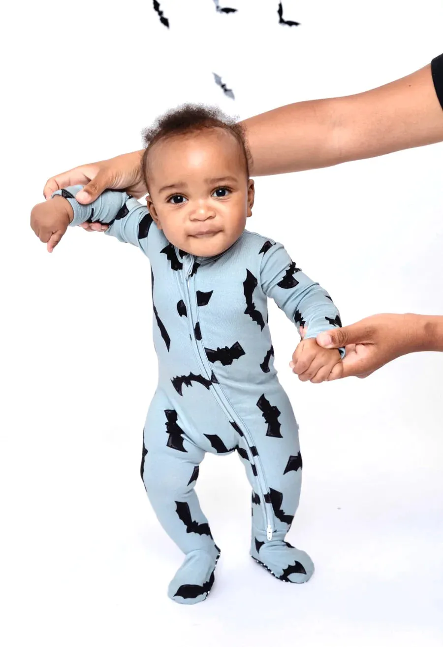 Little Pajama Co. Zip Footed Onesie - Grey Bats