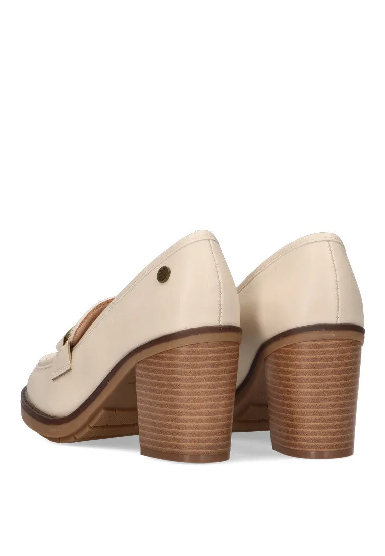 MOCASIN CON TACON MEDIO Y DETALLE DE HEBILLA COLOR BEIGE PARA MUJER, MODELO ETIKA PARIS.