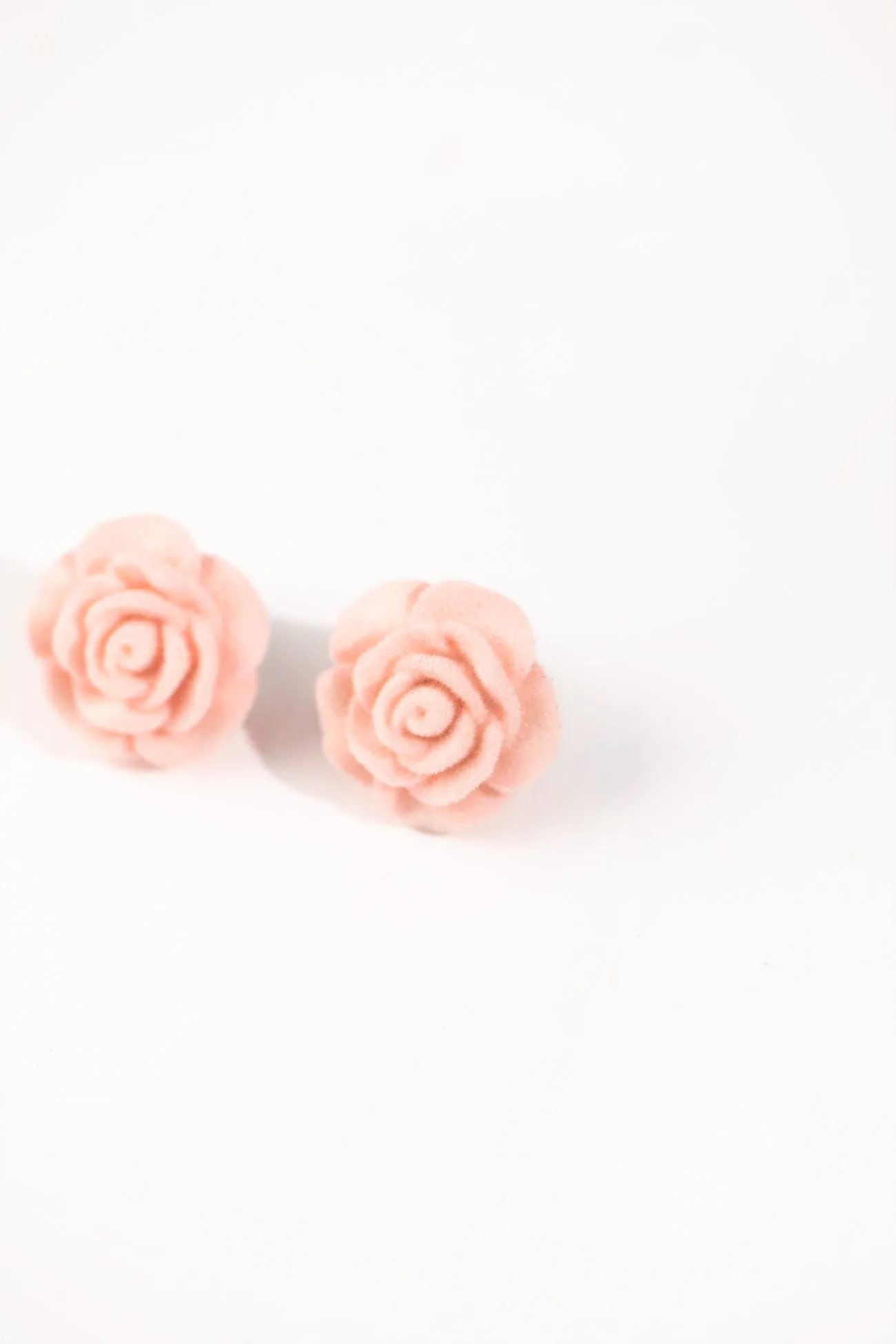 ROSE FLORAL EARSTUDS