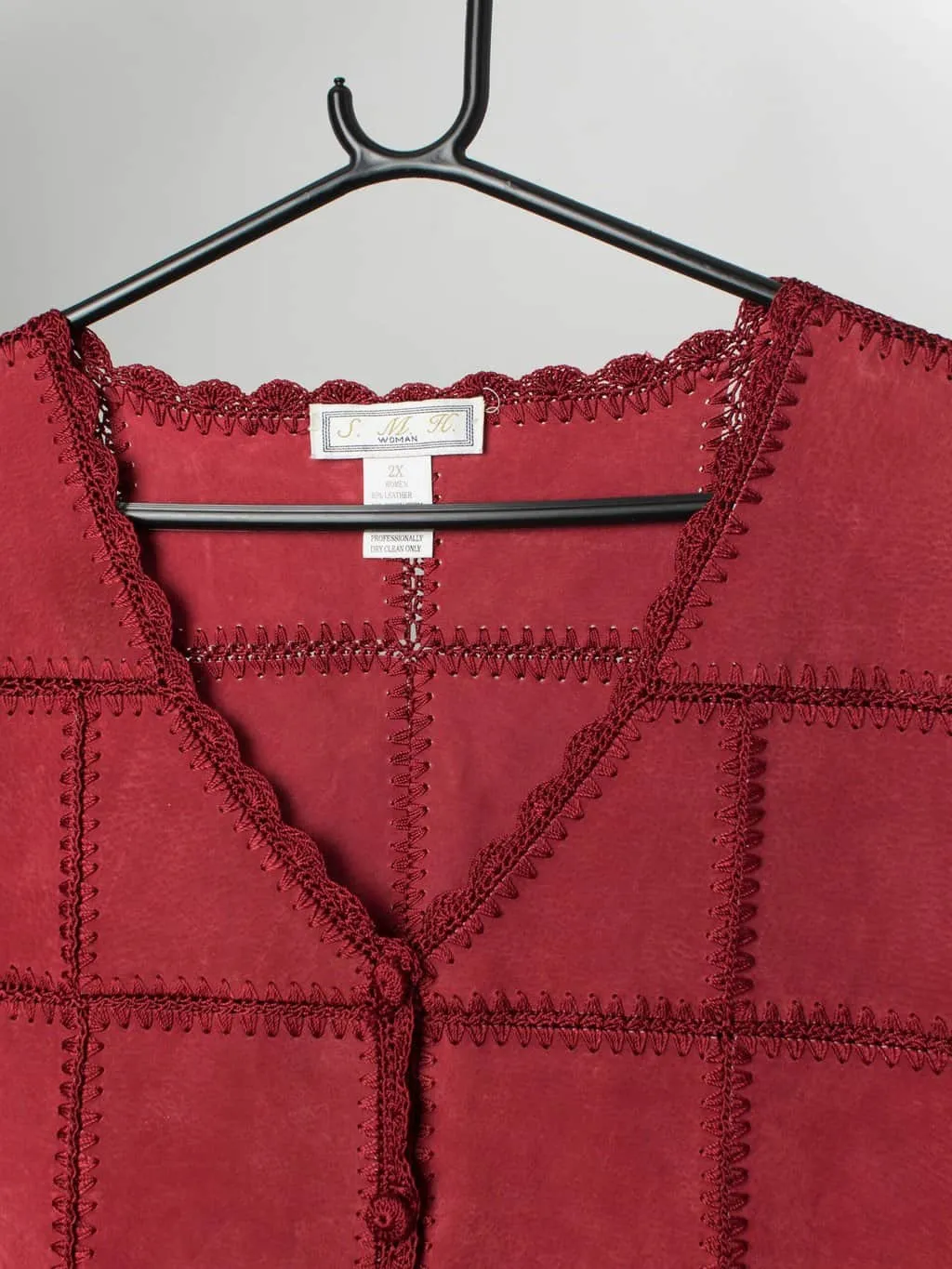 Vintage red suede vest with patchwork and crochet design – XL / 2XL