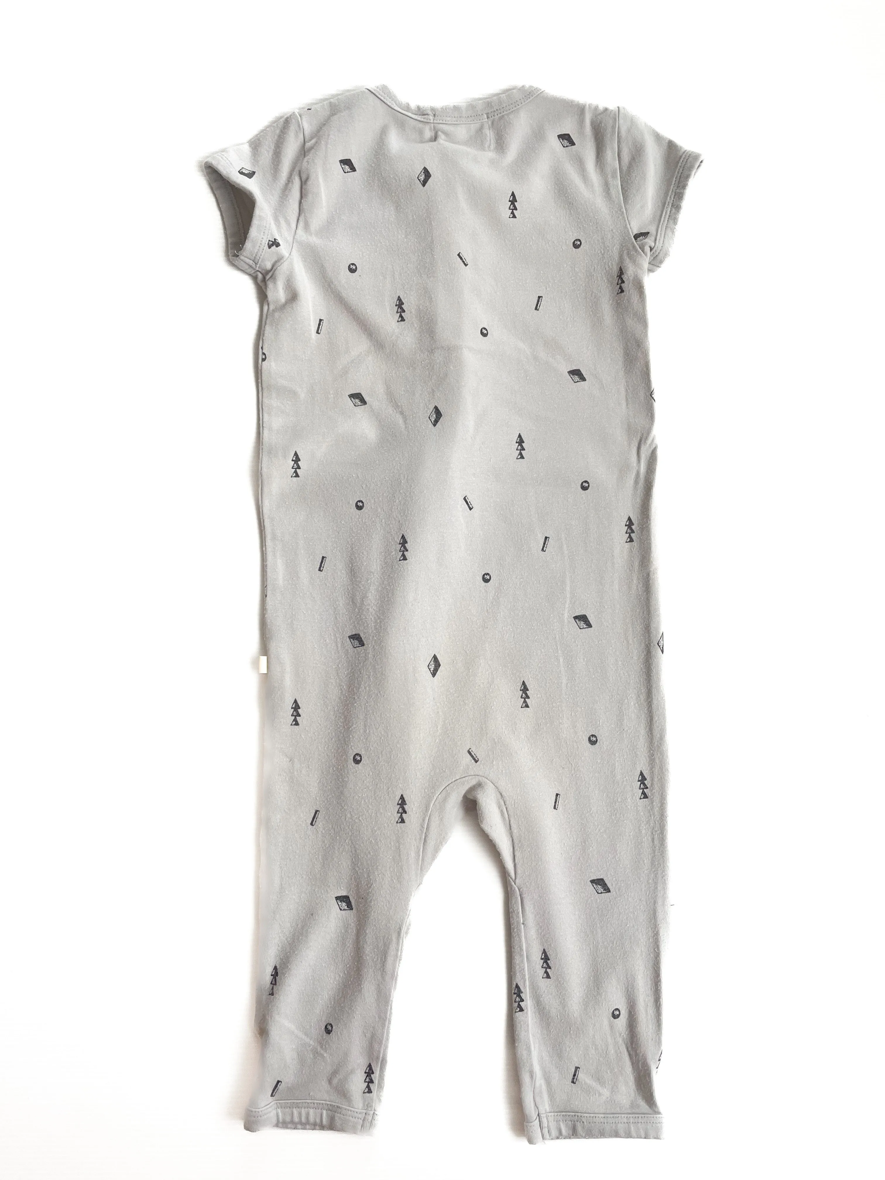 Wilson and Frenchy short sleeve onesie (1Y)